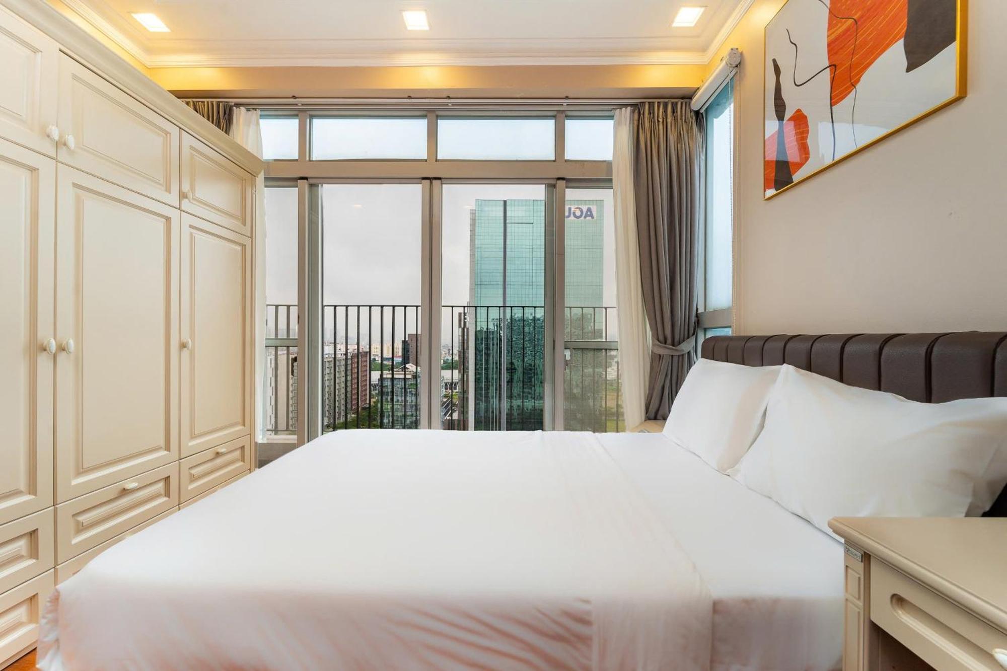 Phu My Hung View Penthouse 4bedroom *